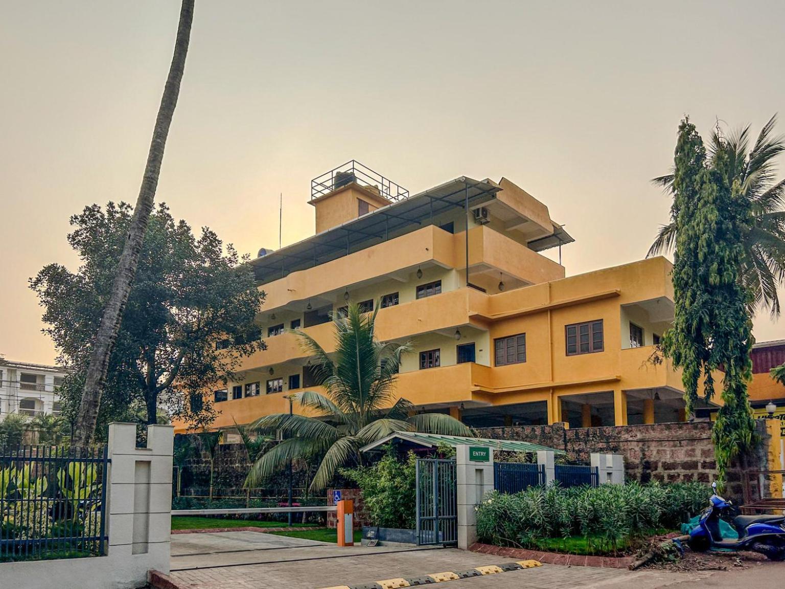 La Costa Residency Hotel Anjuna Buitenkant foto