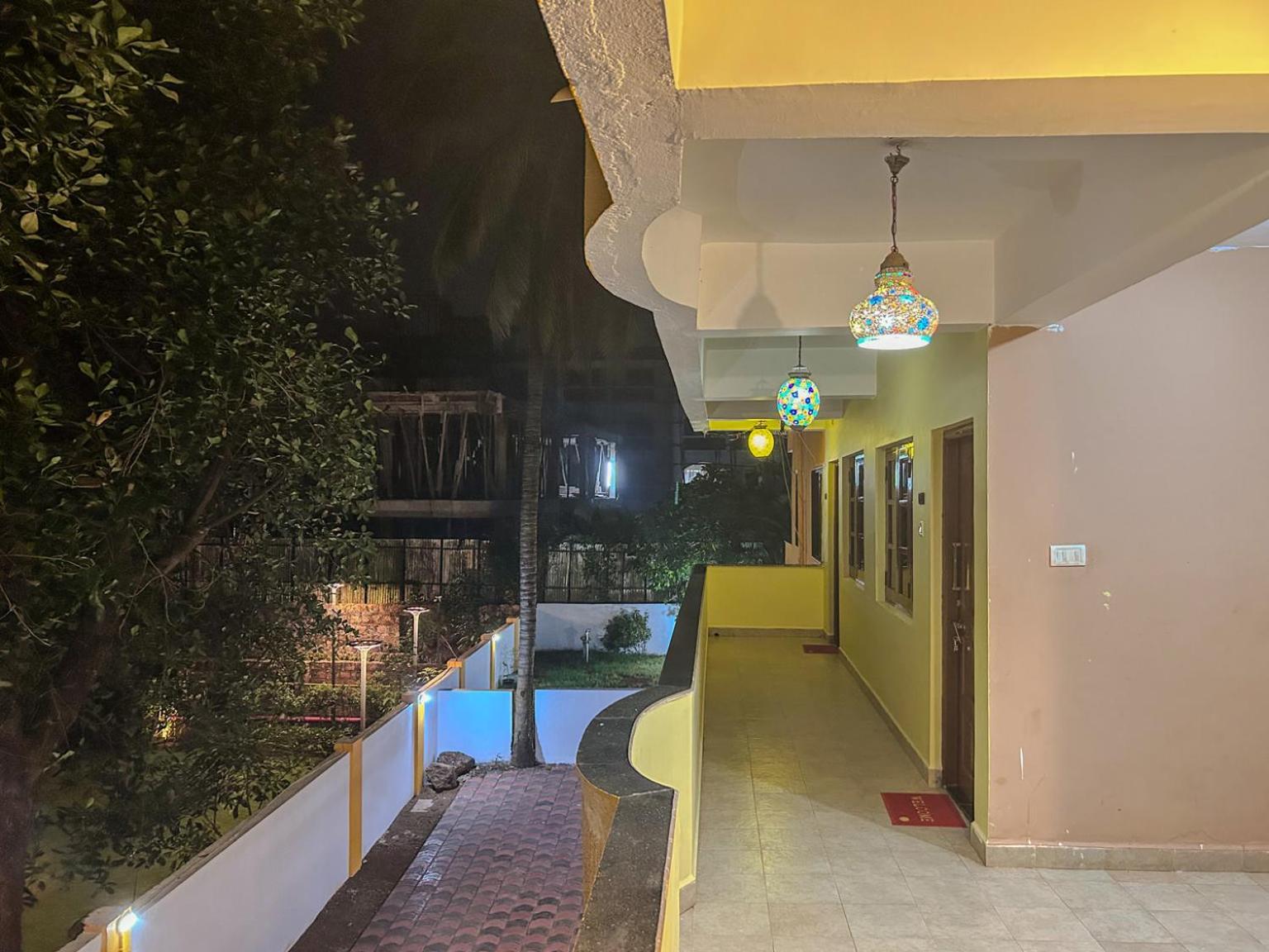 La Costa Residency Hotel Anjuna Buitenkant foto