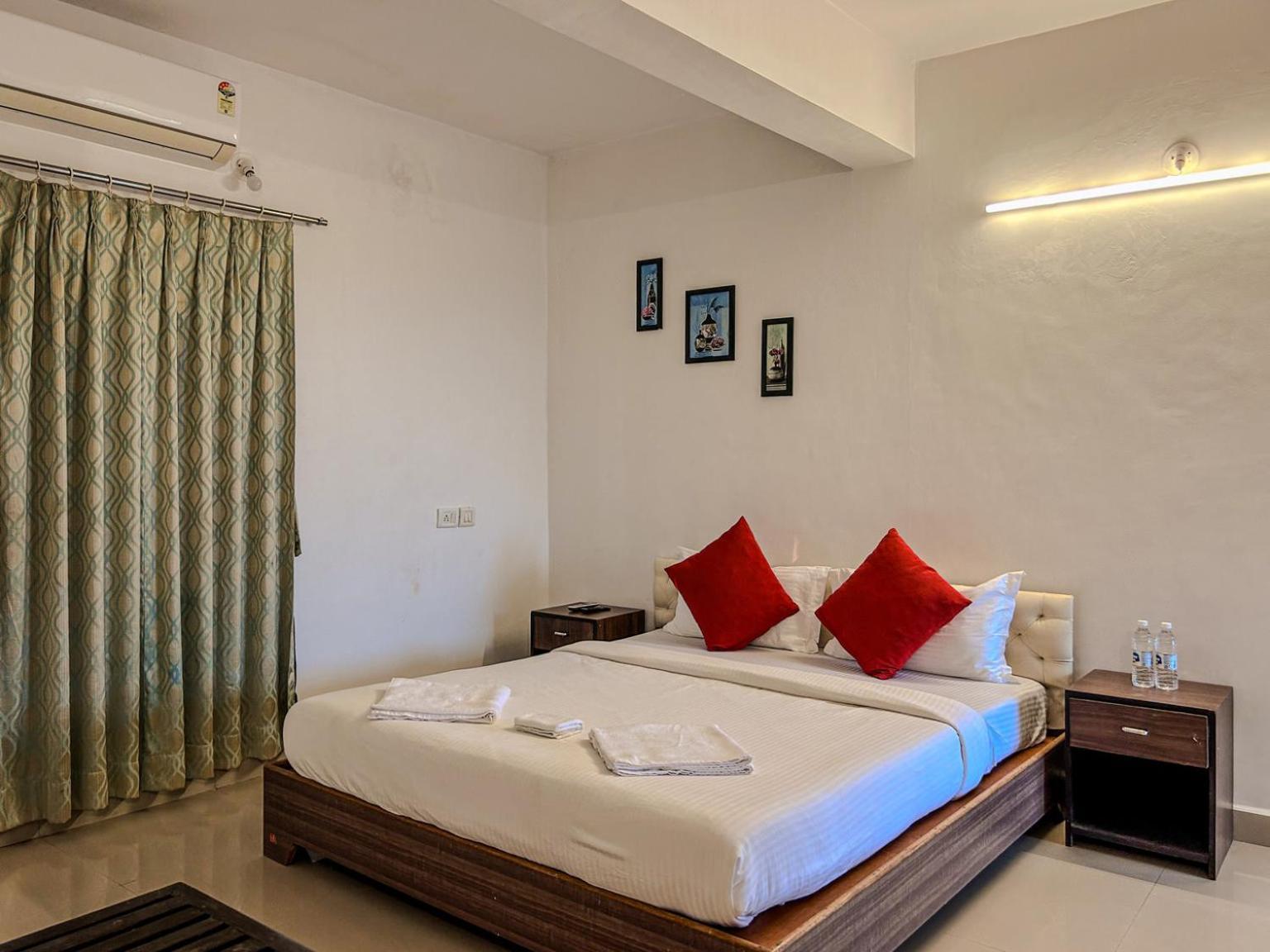 La Costa Residency Hotel Anjuna Buitenkant foto