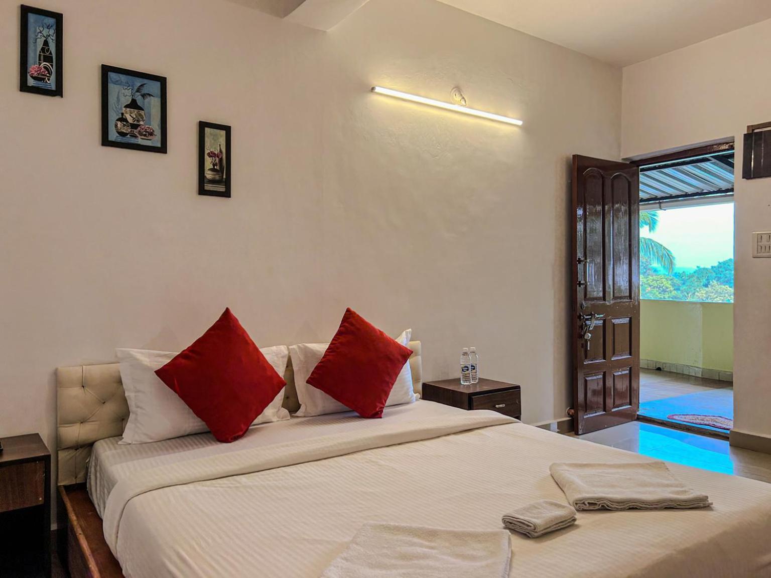 La Costa Residency Hotel Anjuna Buitenkant foto