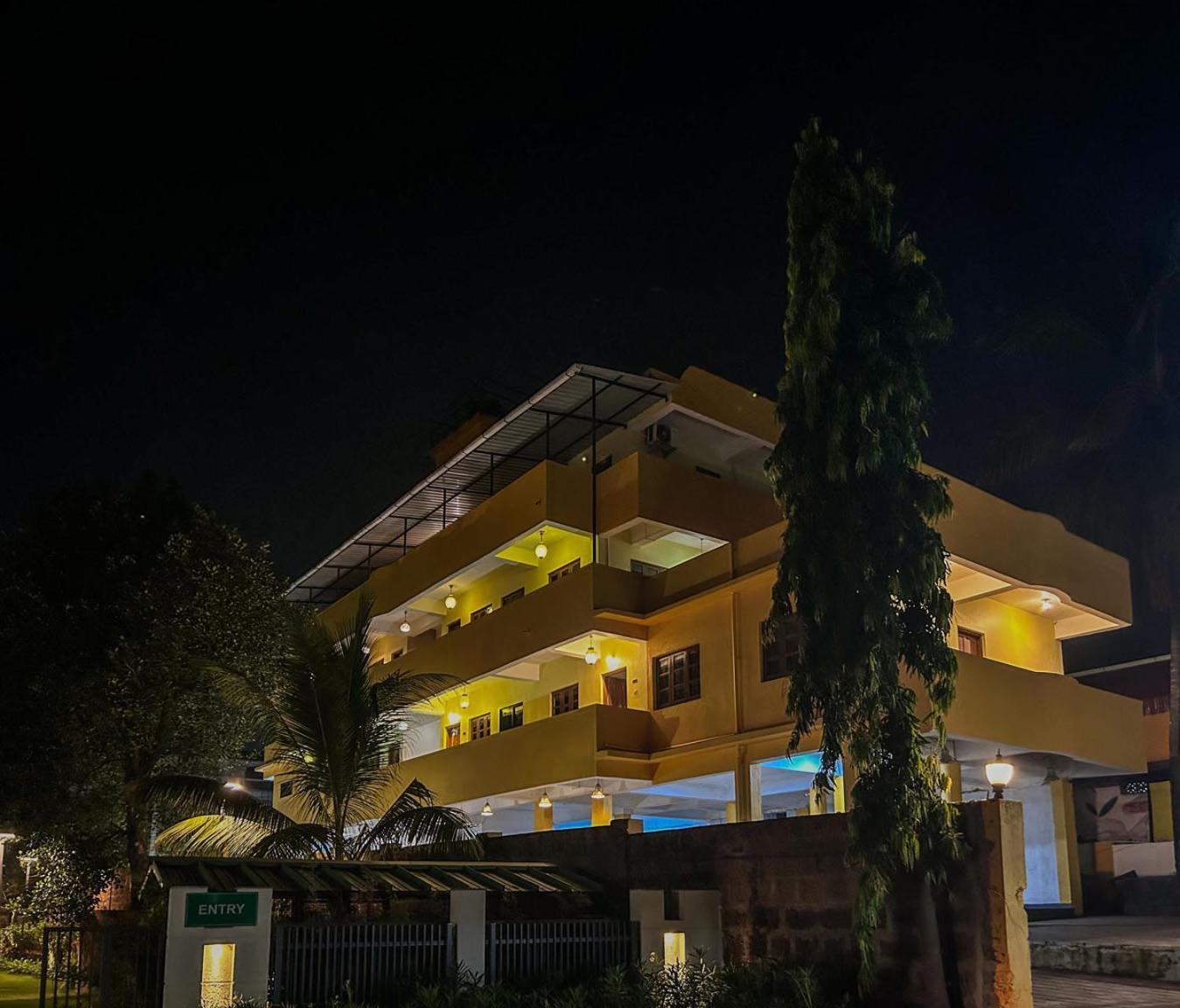 La Costa Residency Hotel Anjuna Buitenkant foto